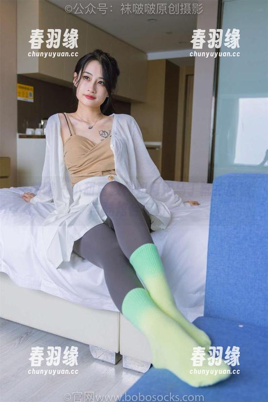 袜啵啵 - 小甜豆教你如何用马丁靴把甜蜜与酷炫合二为一