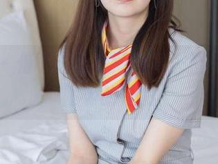 袜啵啵 - 借个芝士的双马尾，拍一组让人喷饭的作品