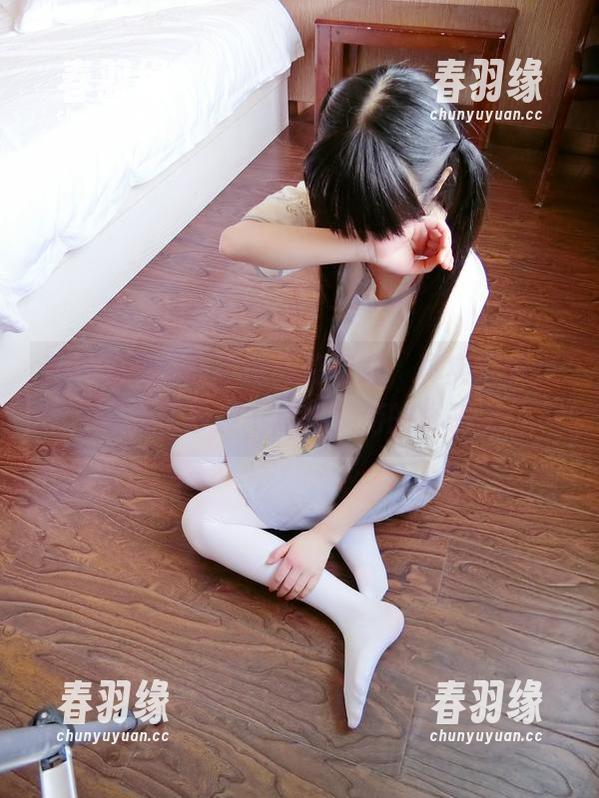 这泳池里的西尔酱高清资源，真实得像我每天窝沙发上总想梦游的样子。