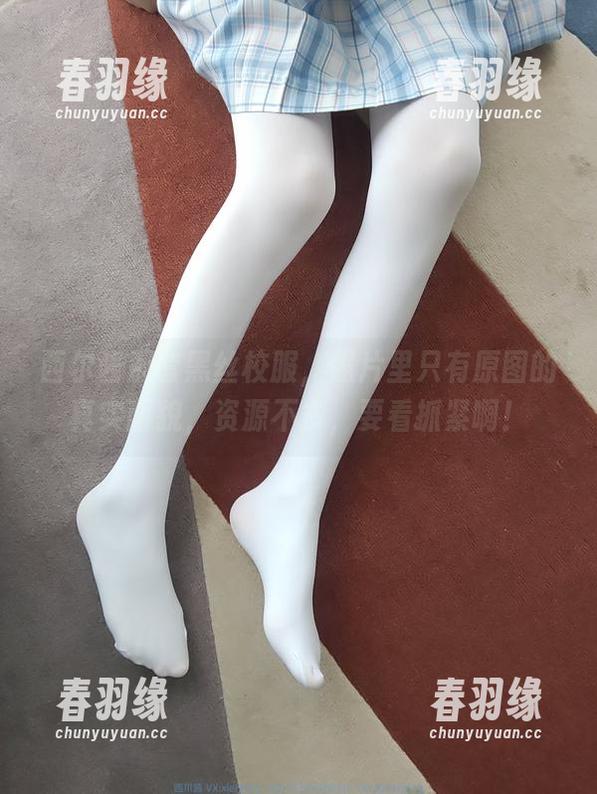 西尔酱那套黑丝校服，照片里只有原图的真实面貌，资源不多，要看抓紧啊！