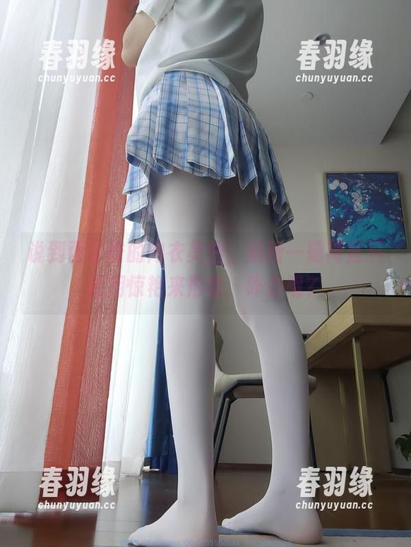 说到西尔酱的内衣美图，最新一辑简直只能用惊艳来形容，咋办呢？