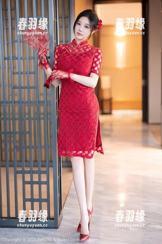 语画界 - 李丽莎，走路都带风，快来看看她的全套美腿吧。