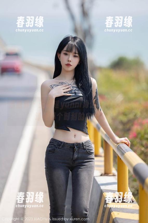 语画界 - 王馨瑶yanni海边写真，真想知道她那个时刻的内心戏！
