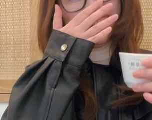 夏季制服写真集，闪月半的微妙选择让人咋舌！