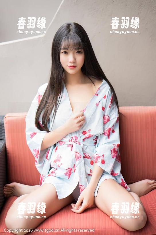 青豆客 - Abby王乔恩带你欣赏职业装的另一种方式，免费美图，贴心又逗趣。